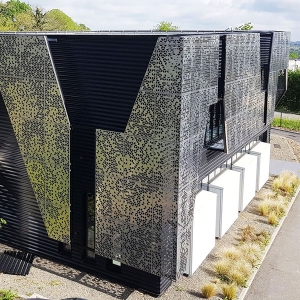 沖孔雕花鋁幕墻